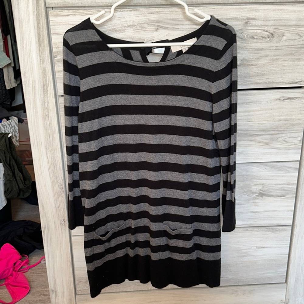 LOFT black & gray striped tunic top with bow neckline on back, EUC